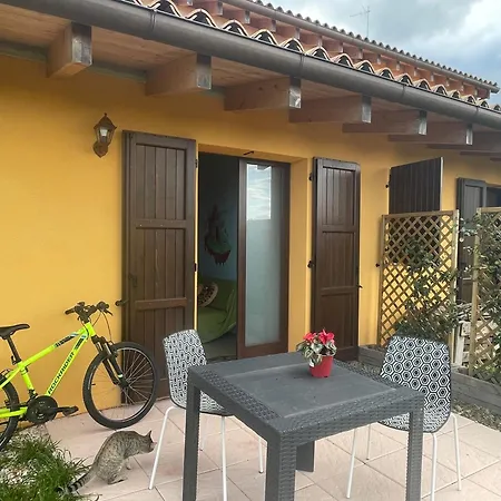 La Casetta Di Marzapane Casa-natura Daire